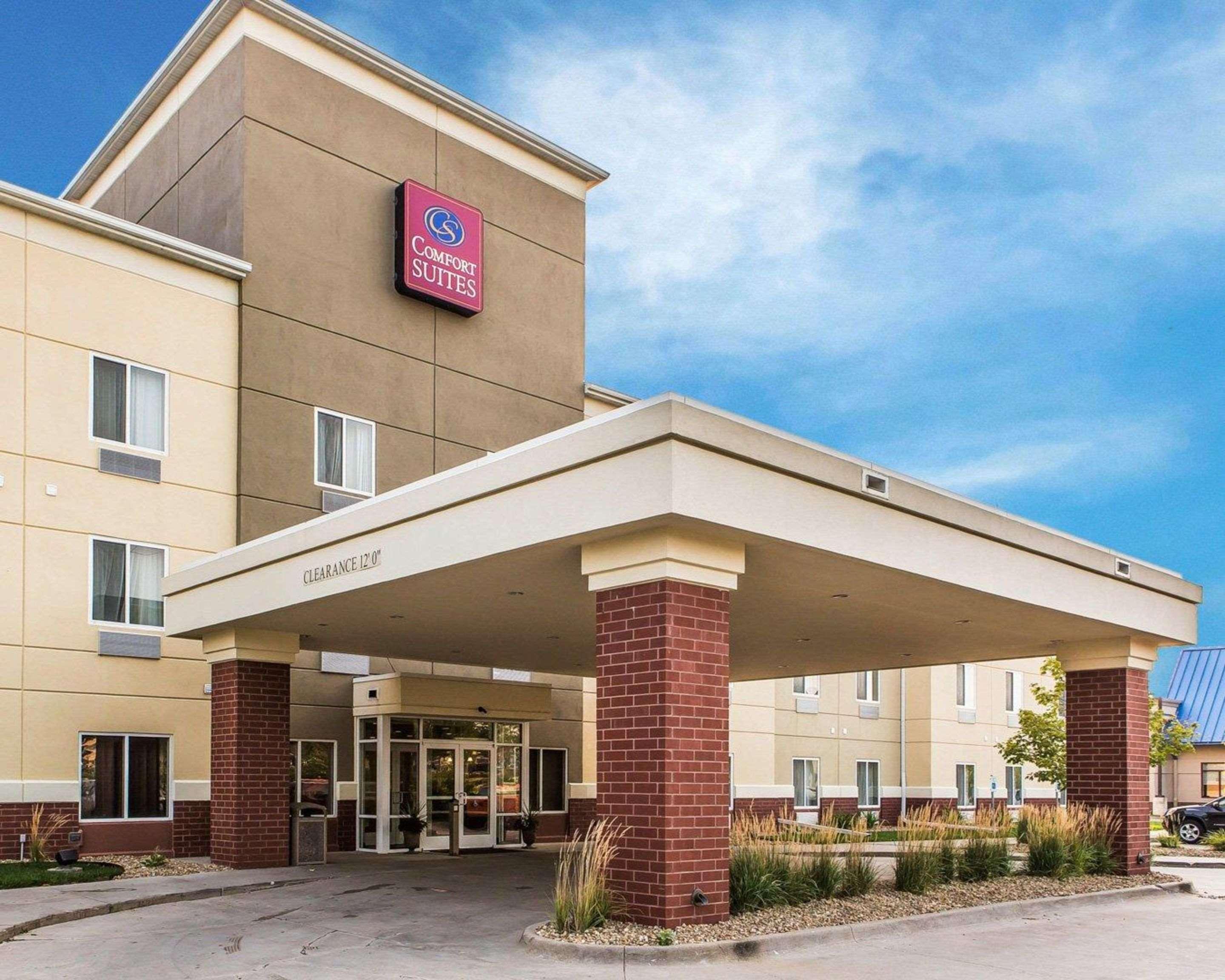 Comfort Suites Coralville I-80 Exterior photo