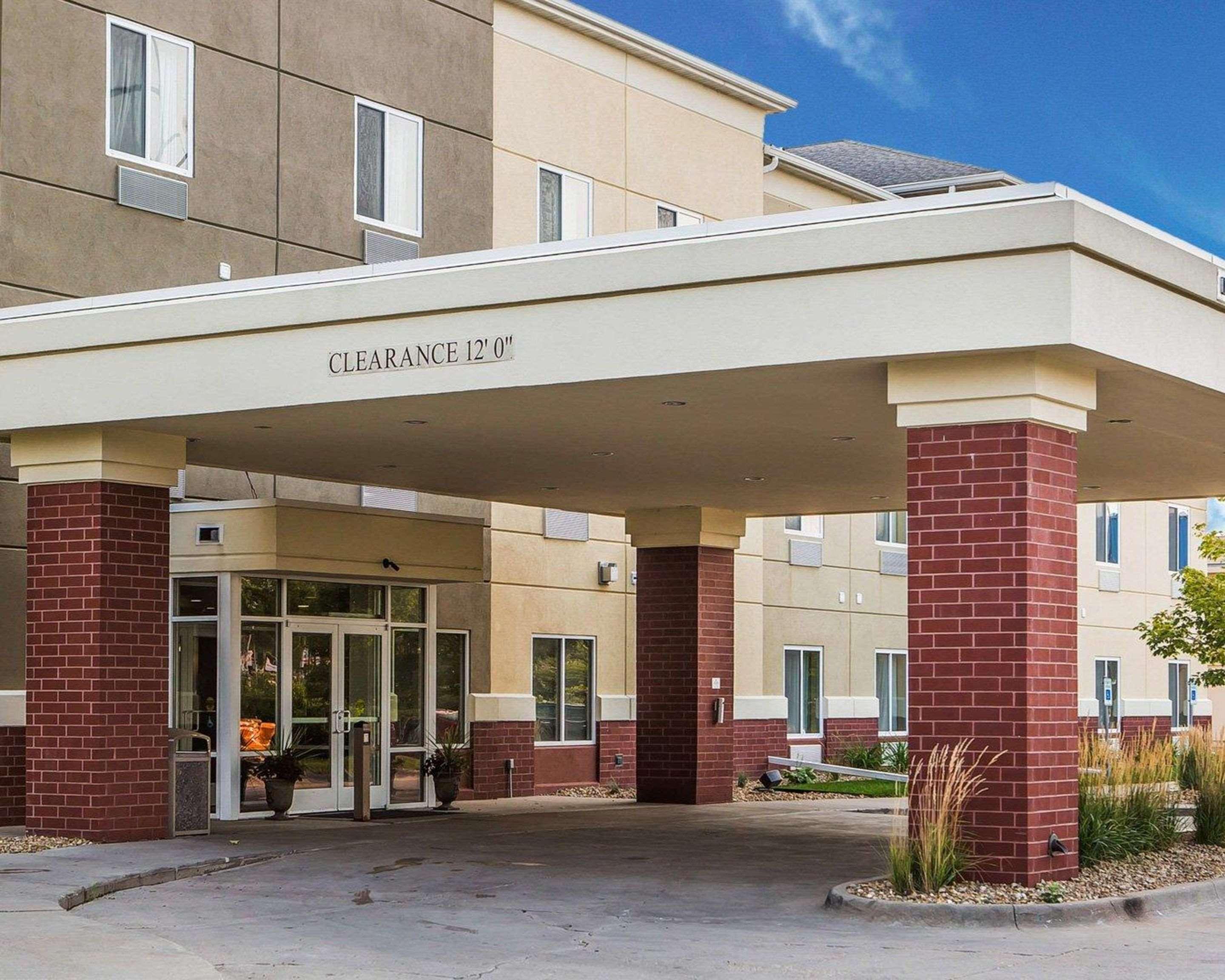 Comfort Suites Coralville I-80 Exterior photo