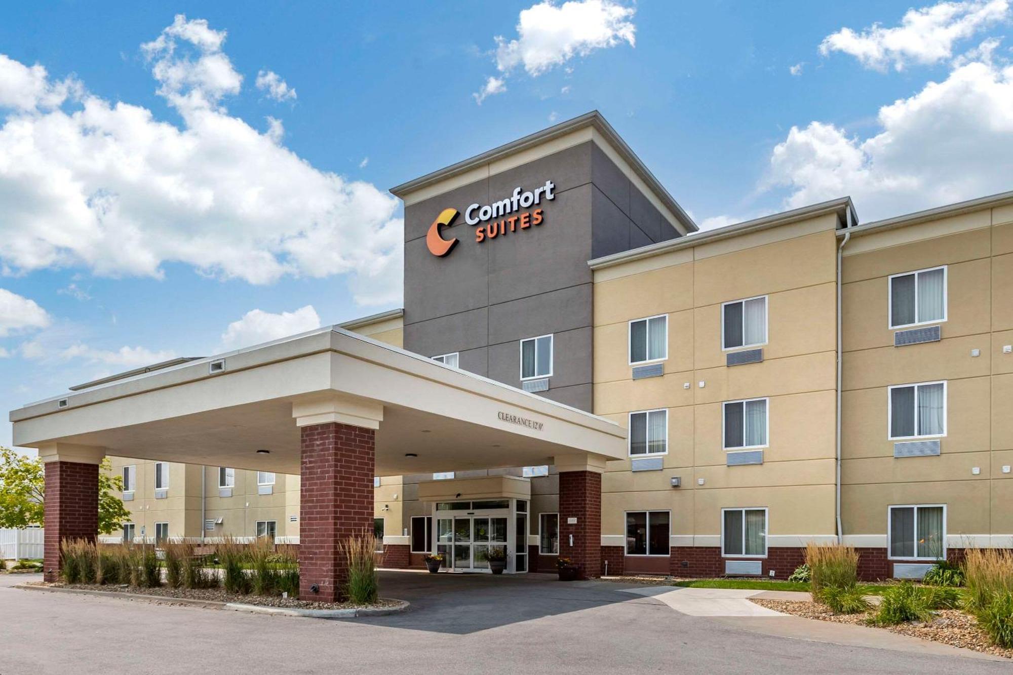 Comfort Suites Coralville I-80 Exterior photo